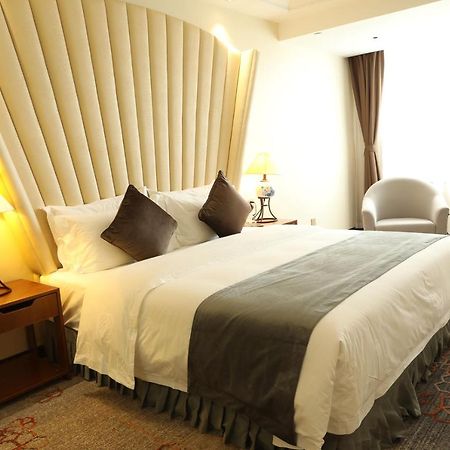 Zhi Hui Tang Feng Ze Hotel Csengtu Kültér fotó