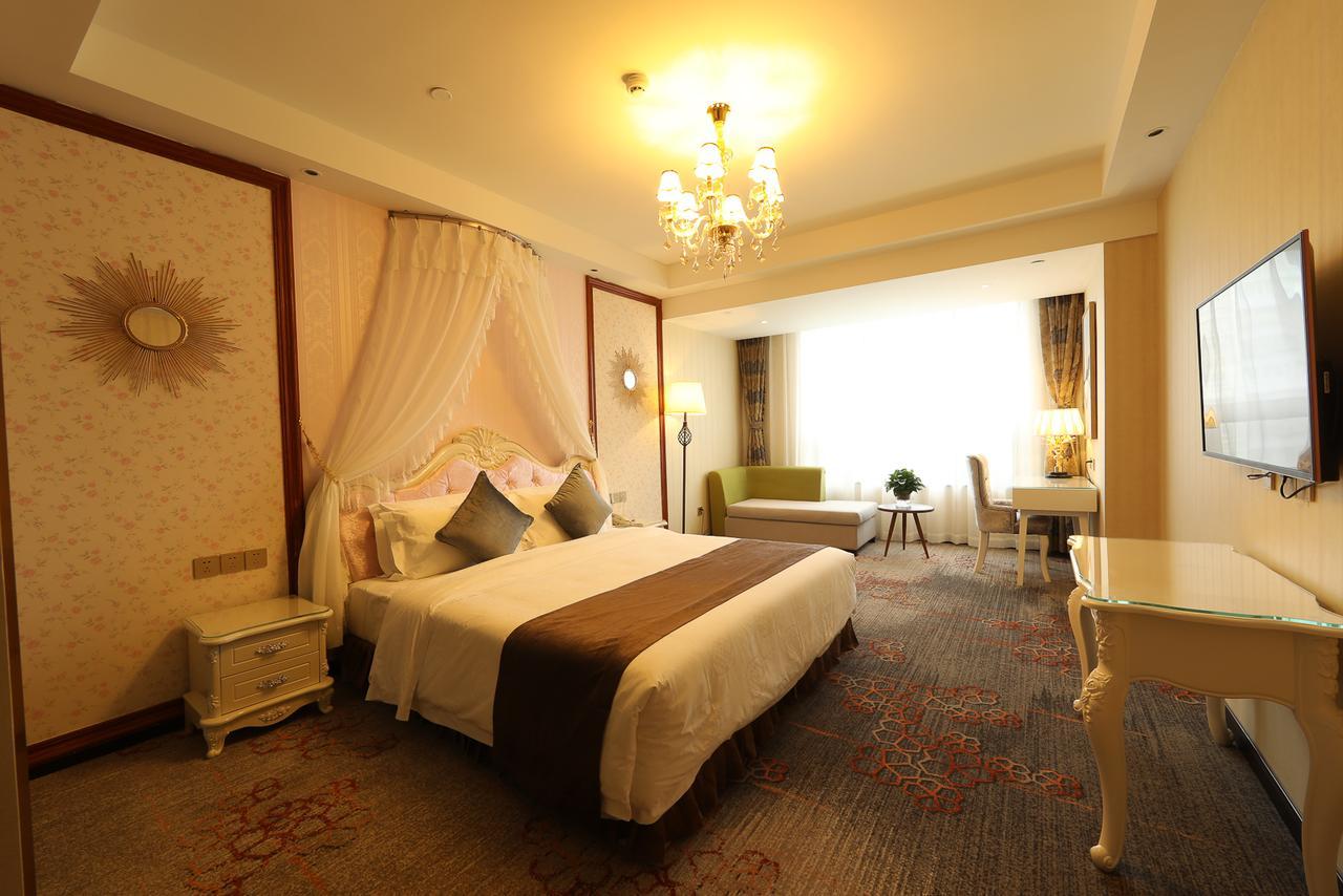Zhi Hui Tang Feng Ze Hotel Csengtu Kültér fotó