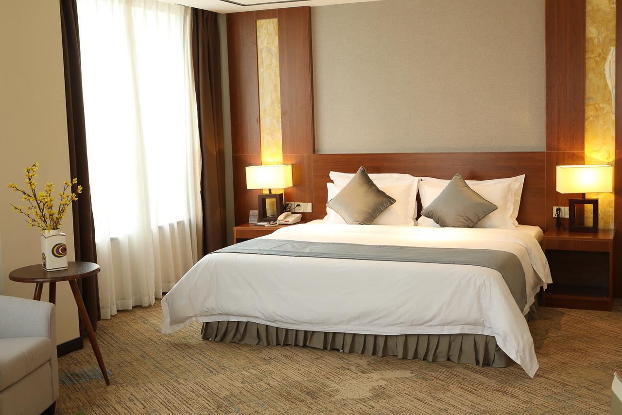 Zhi Hui Tang Feng Ze Hotel Csengtu Kültér fotó